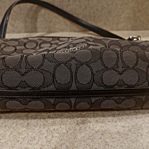 Coach Black Signature Shoulder Bag - Picture 5 of 7